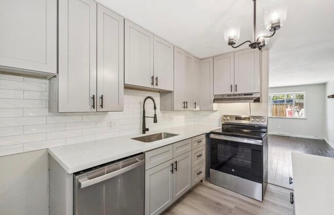 Photo - 10221 W 59th Pl