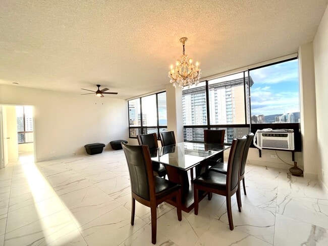 Building Photo - Kakaako: 2 Bed, 2 Bath, 2 Parking with Sto... Unit 3806 Rental