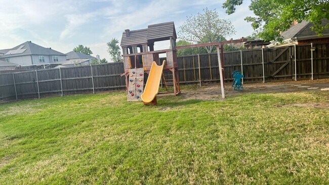 Photo - 7011 Cottonwood Cir