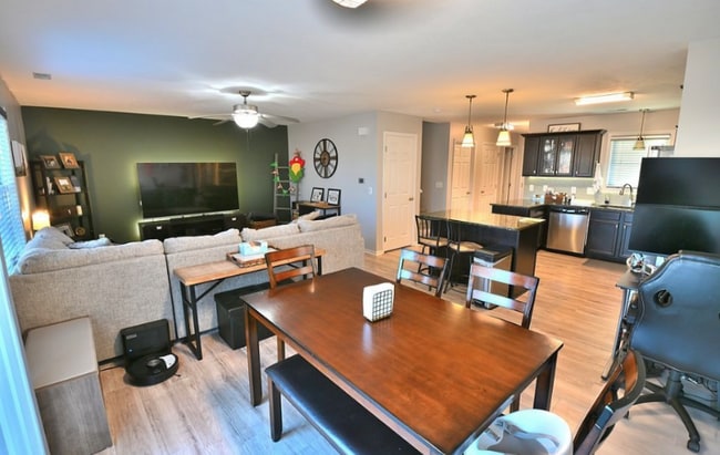 Photo - 8311 S 35th St