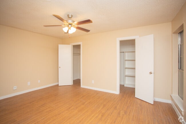 2BR, 2BD, 1225SF - B5