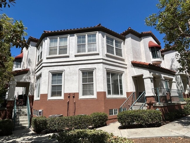 Building Photo - 2834 Ballesteros Ln