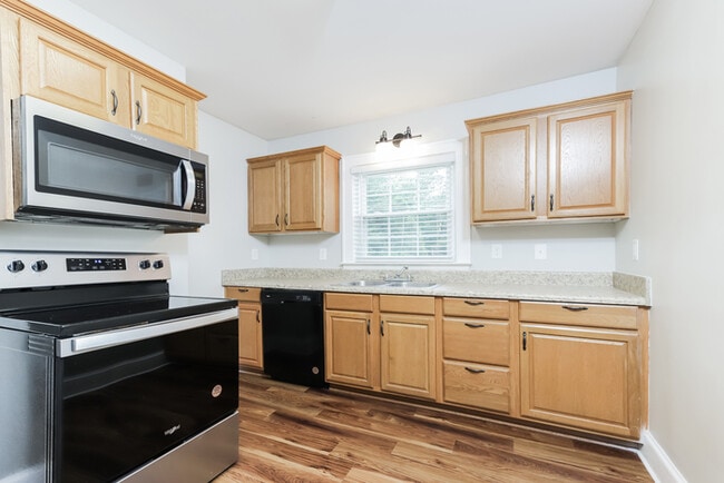 Photo - 3030 Walnut Ave