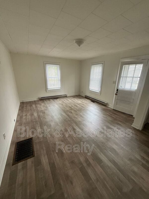 Photo - 316 N Elm St