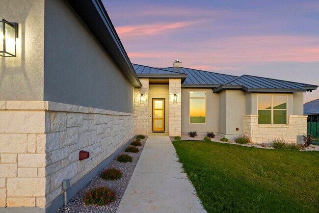 Photo - 311 Outcrop House