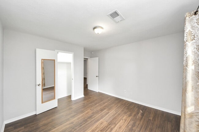 Building Photo - 15135 Chipman Ln. Rental