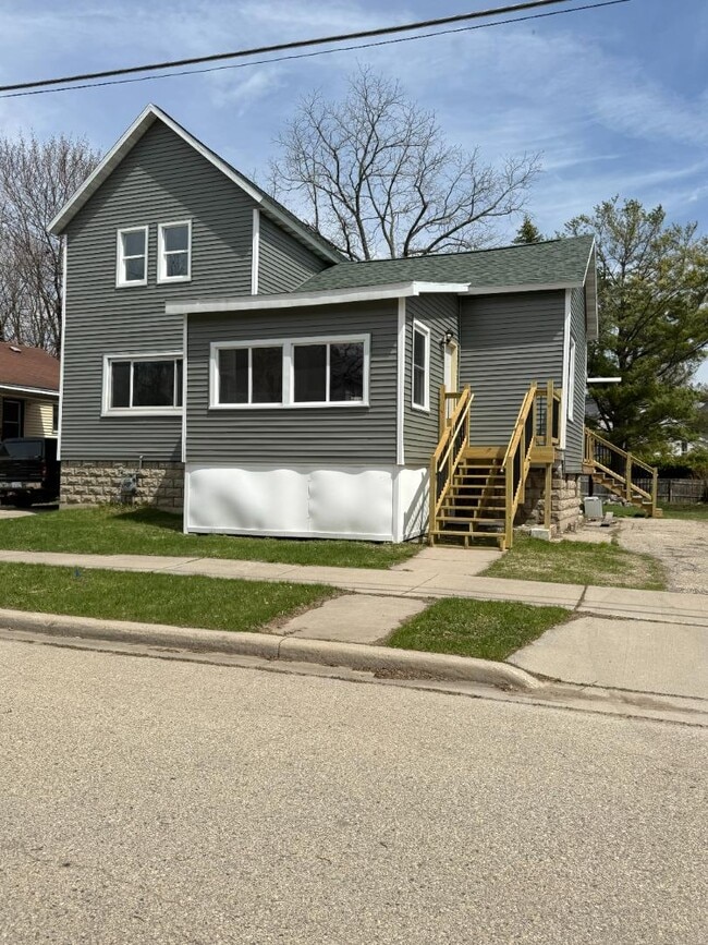 Photo - 810 4th St