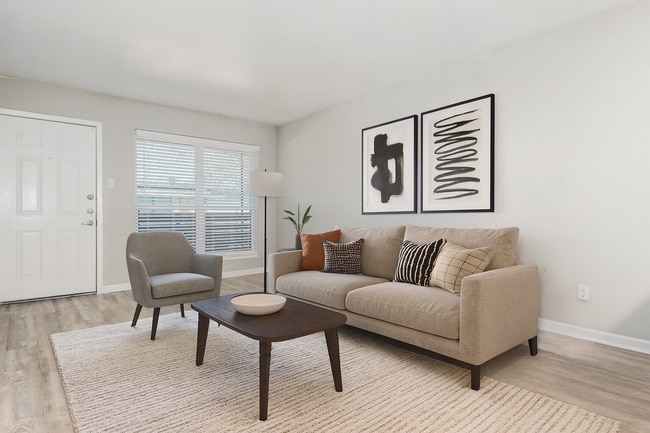 Photo - Palmilla Apartments