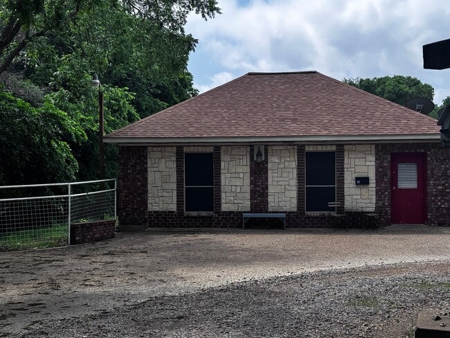 Building Photo - 5110 Ranchero Ln