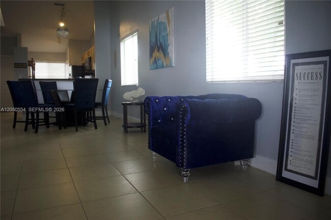 2700 SW 55th St