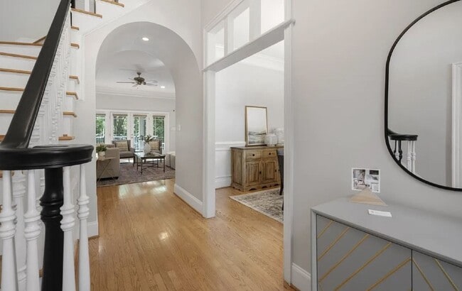 Photo - 5909 Greenevers Dr