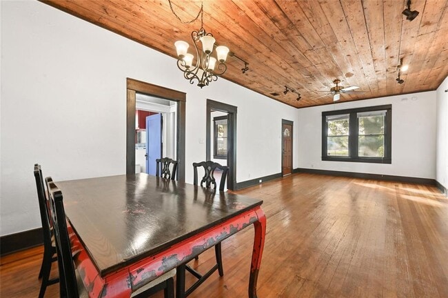 Photo - 5112 Caswell Ave