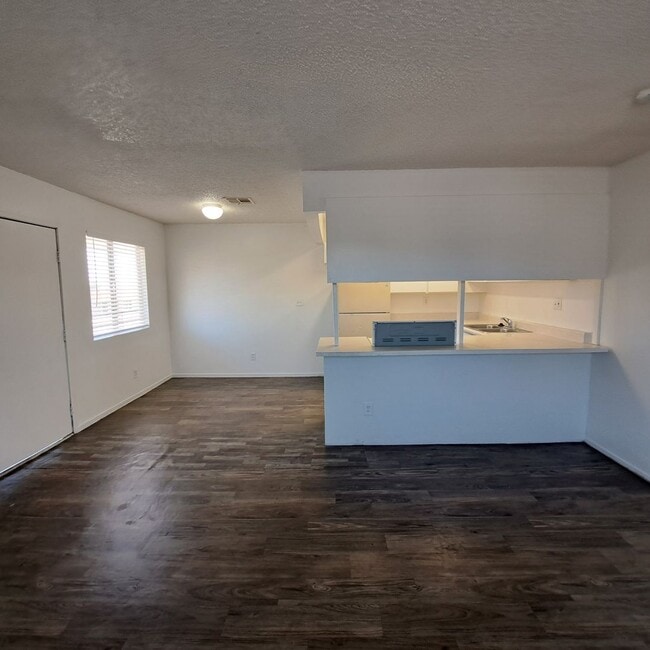 Photo - 147 Westminster Way Unidad D