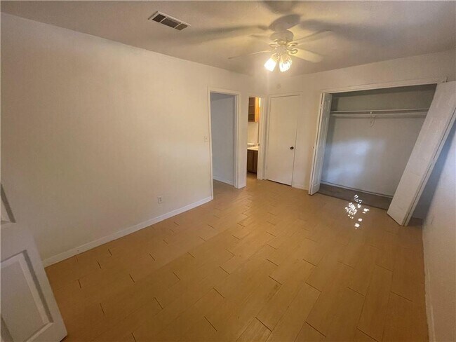 1648 Post Rd