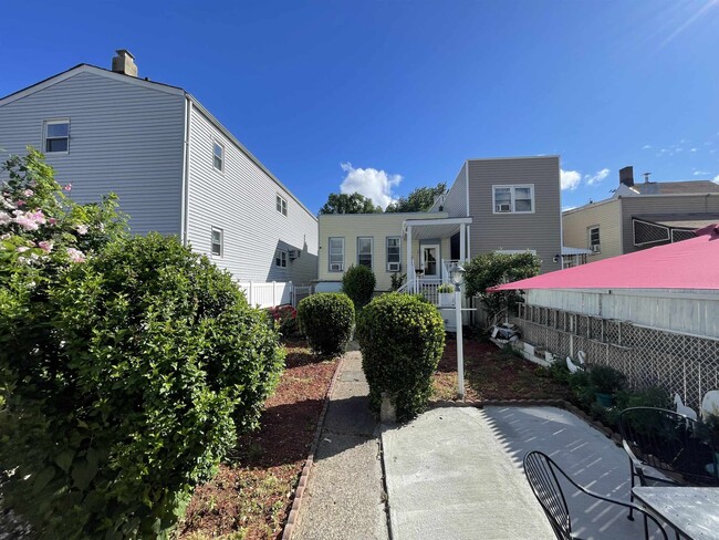 Photo - 1307 44th St Unit 1