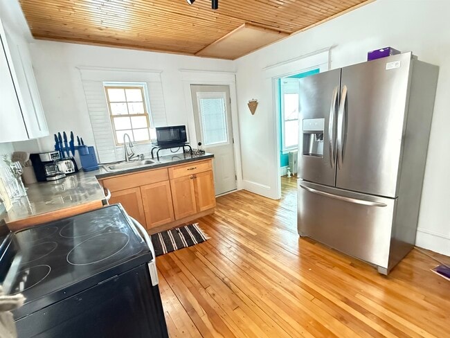 Photo - 292 Hillside Ave