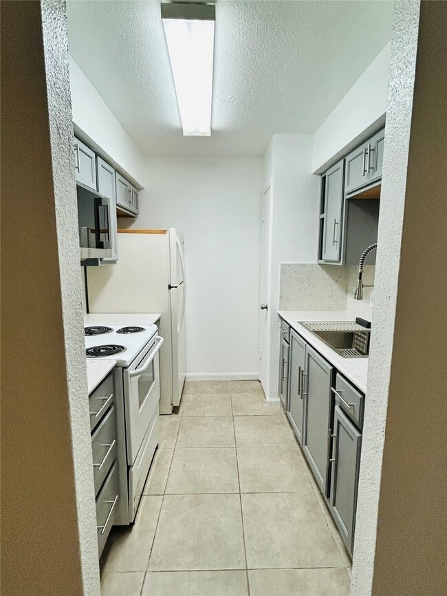 Building Photo - 10211 Sugar Branch Dr Unit 349
