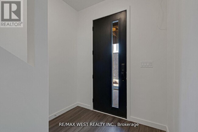 Photo - 10 Rainwater Ln