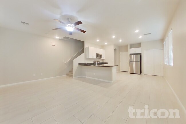 12575 W Hummingbird Terrace