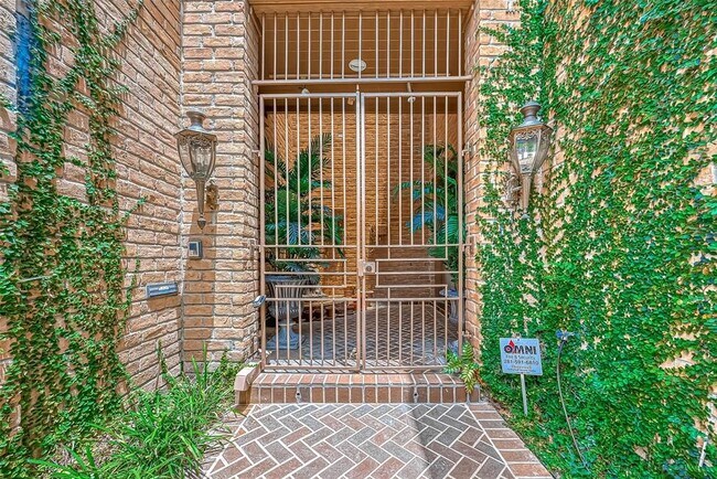 Photo - 1331 Bissonnet St