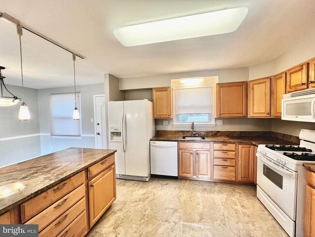 Photo - 5719 Rossmore Dr