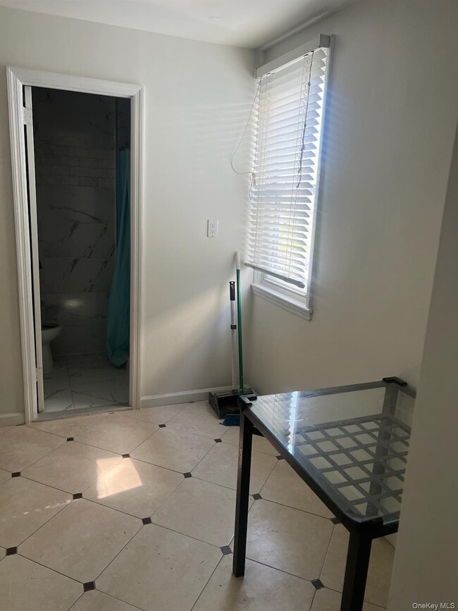 Photo - 130-28 58th Rd