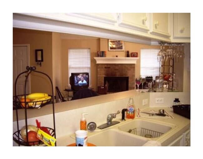 Photo - Spacious 3/2 duplex in great location