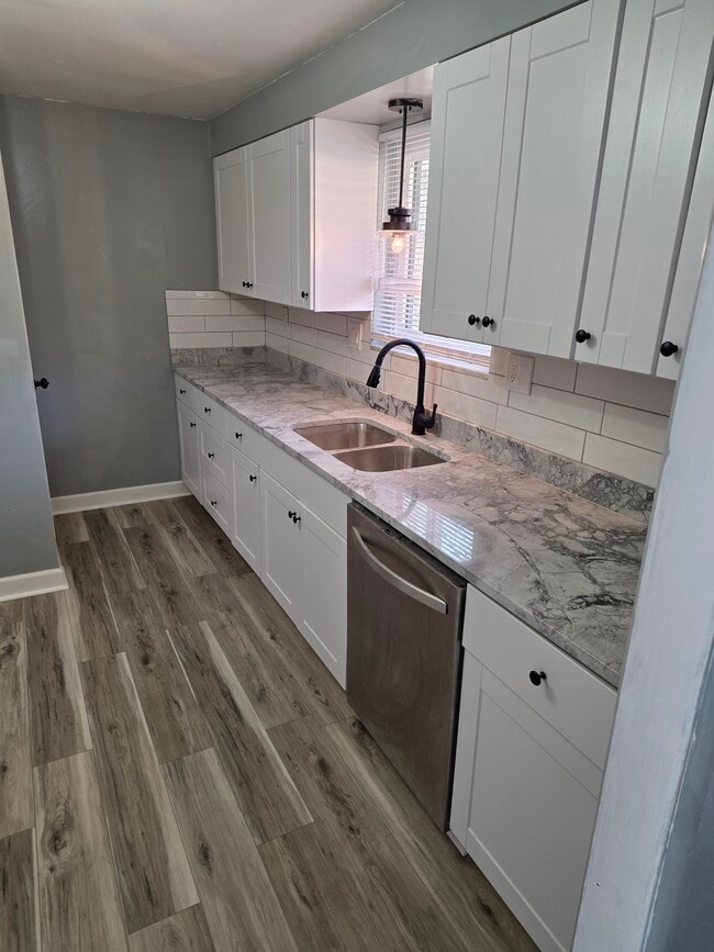 Photo - 5052 Azalea Dr