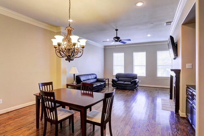 Building Photo - 923 Birdsall St