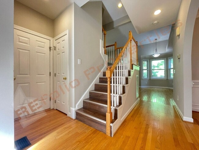Photo - 413 Perry Creek Dr