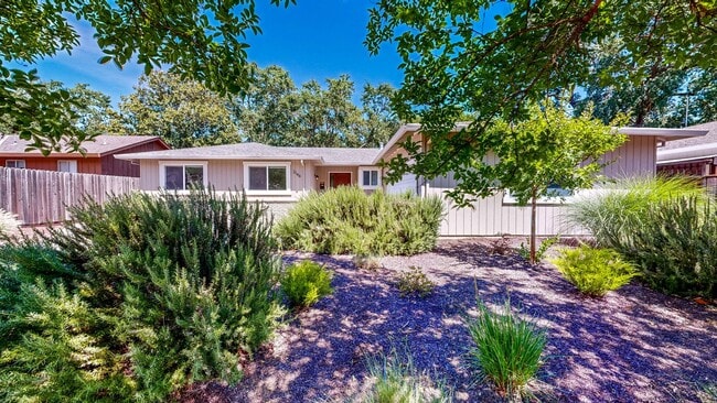 Photo - Rincon Valley Single Level, Landscaper Included!