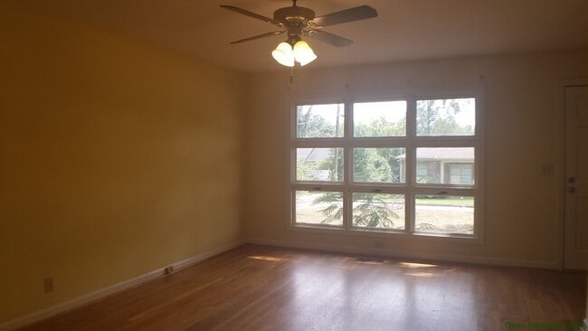 Photo - 302 22nd E St