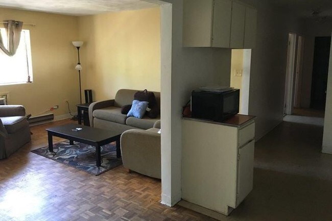 Living Room - 1800 Jefferson Park Ave Condo Unit 11