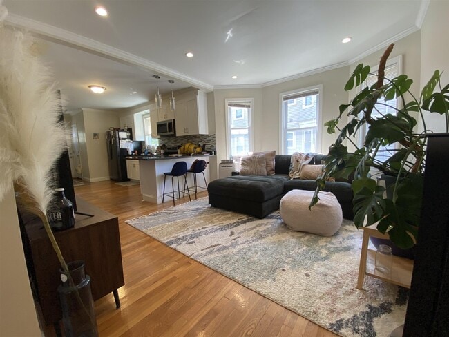 Building Photo - 22 Rice St Unit #2