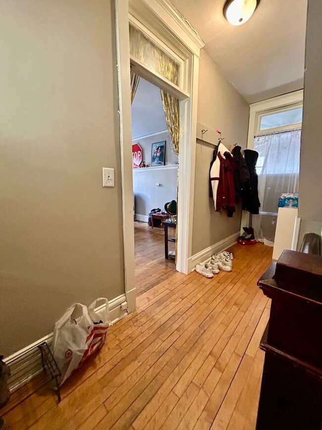 Photo - 2107-2107 E 5th St Unit 2107 E 5th St - Upper