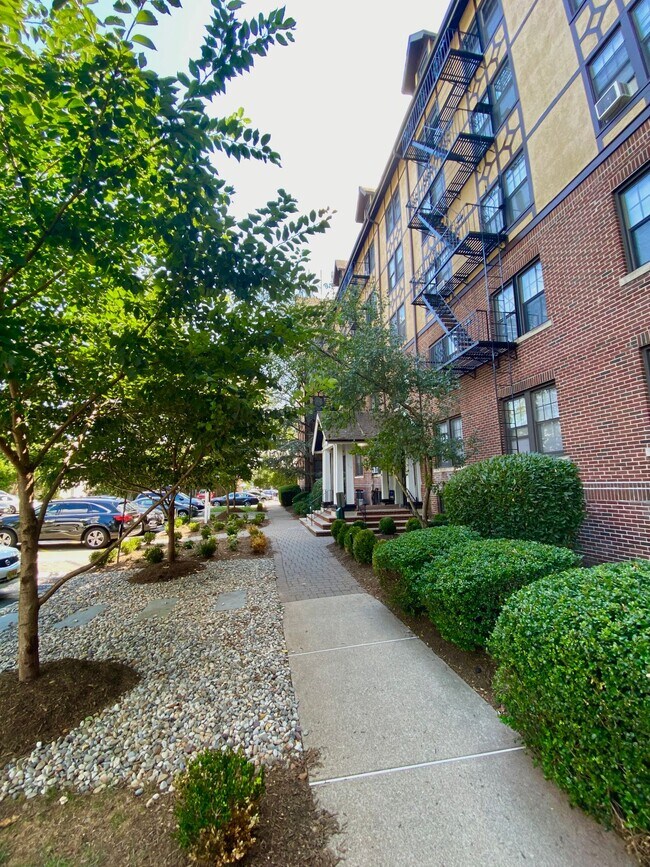 Hillside Gardens Apartment Homes