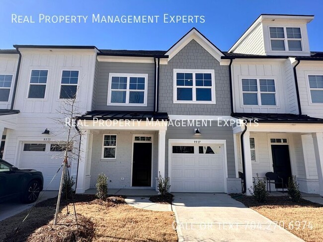 Charming 3BR/2.5BA Townhouse in Charlotte! - Charming 3BR/2.5BA Townhouse in Charlotte!