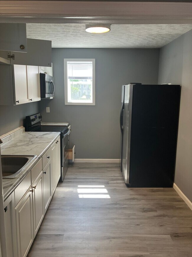 Photo - 701 W Walnut St Unit 701-2 W Walnut