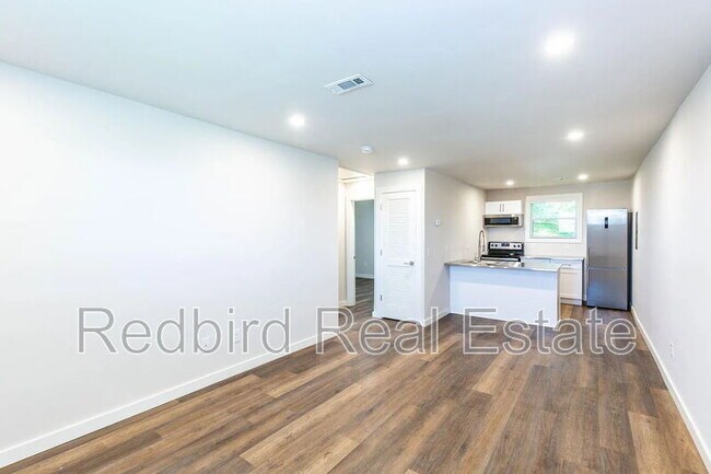 Building Photo - 602 40th Ave N Unit #6