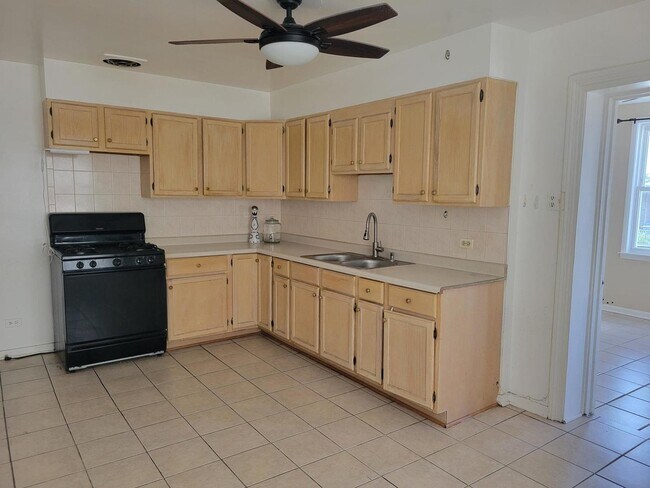 2636 W Berwyn Ave Unit 2E