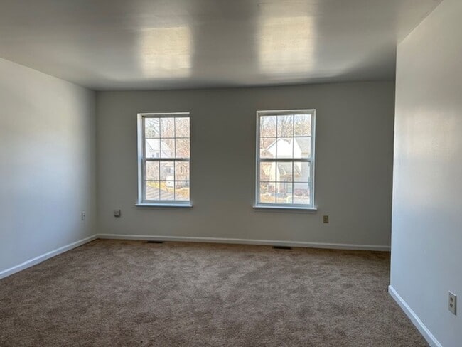 Photo - 26 Petersburg Ln