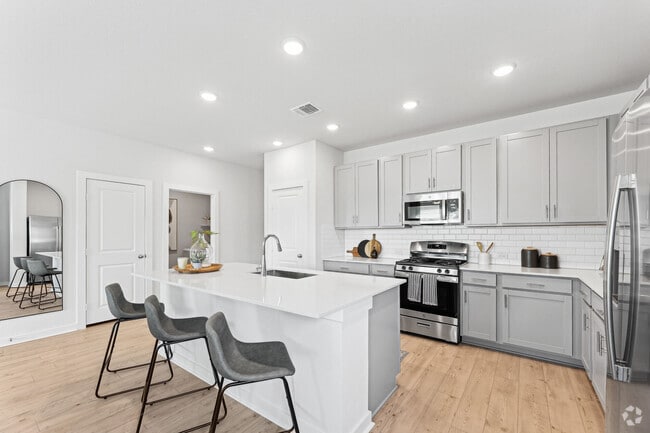 Building Photo - Skymor Carmel Creek Rental