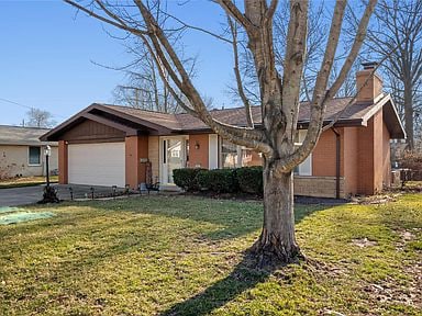 Photo - 901 E 3rd St