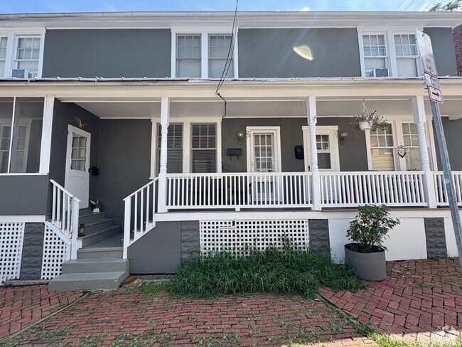 Building Photo - Historic Downtown Annapolis 2 bedroom charmer Rental