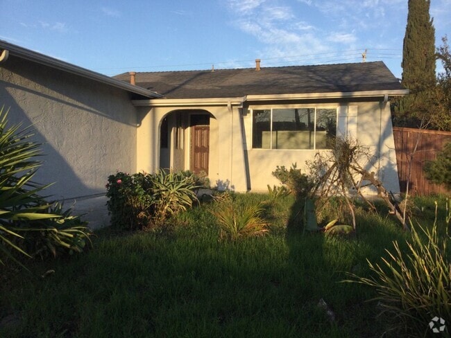 Building Photo - Wonderful 3 Bedroom, 2 Bath North Vallejo ... Rental