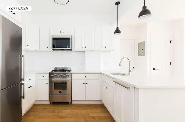 Photo - 1229 Putnam Ave