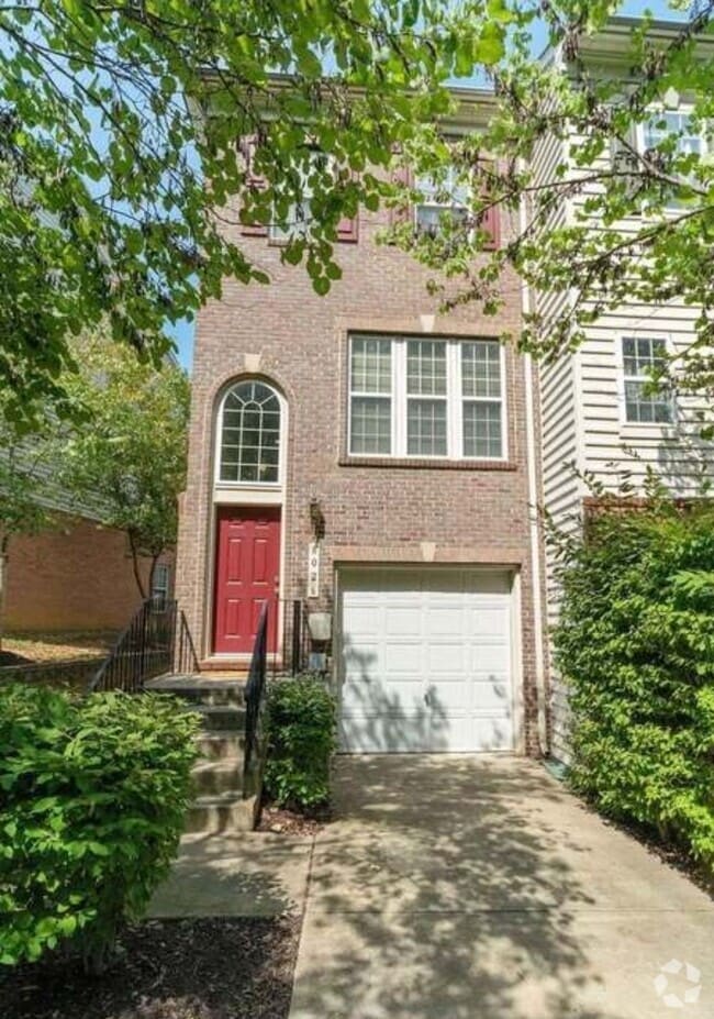 Building Photo - 8026 Pennington Dr Rental