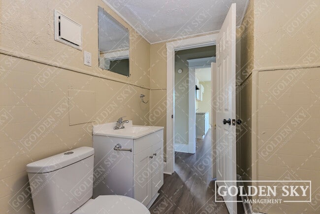 Photo - 646 N Mulberry St Unit 2