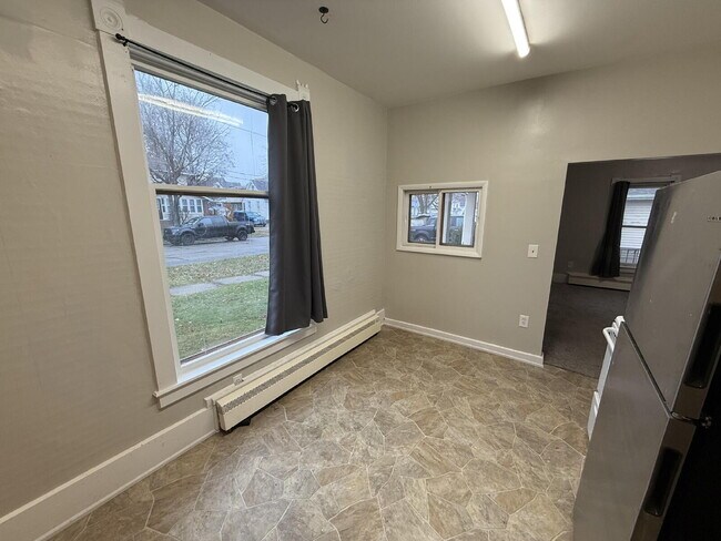 Photo - Charming 1 Bedroom, 1 Bathroom Apartment in the Heart of Sparta, MI Unidad 2