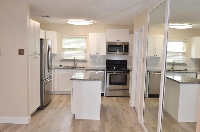 Photo - 2379 Briarwest Blvd Unidad 55